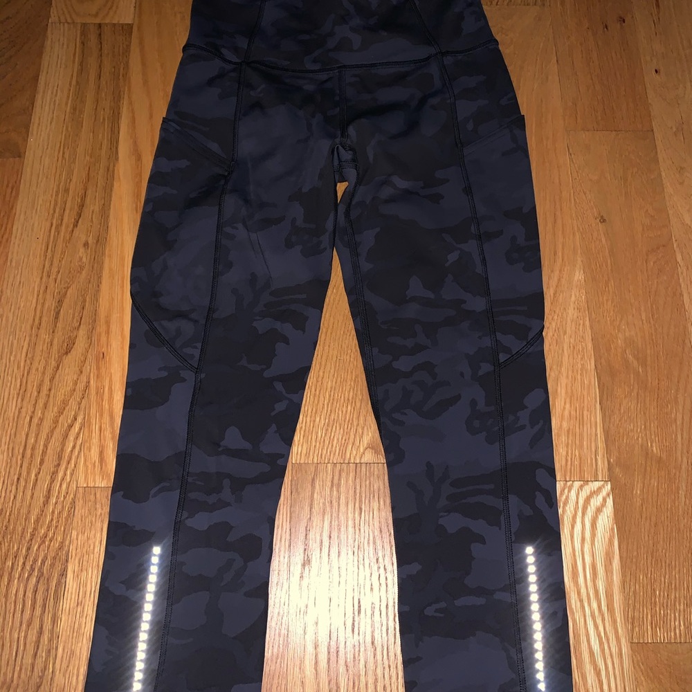 ‼️⚠️AUTHENTIC‼️⚠️ LULU-LEMON CROP LEGGINGS!!